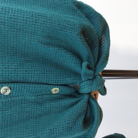 So- Womens Green Cozy Soft Button Tie Front Waffle Weave Top Sz.L - Picture 3 of 6